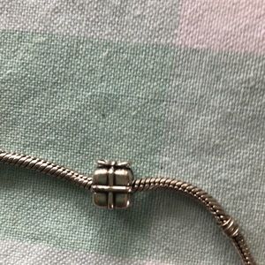 Pandora Christmas present charm